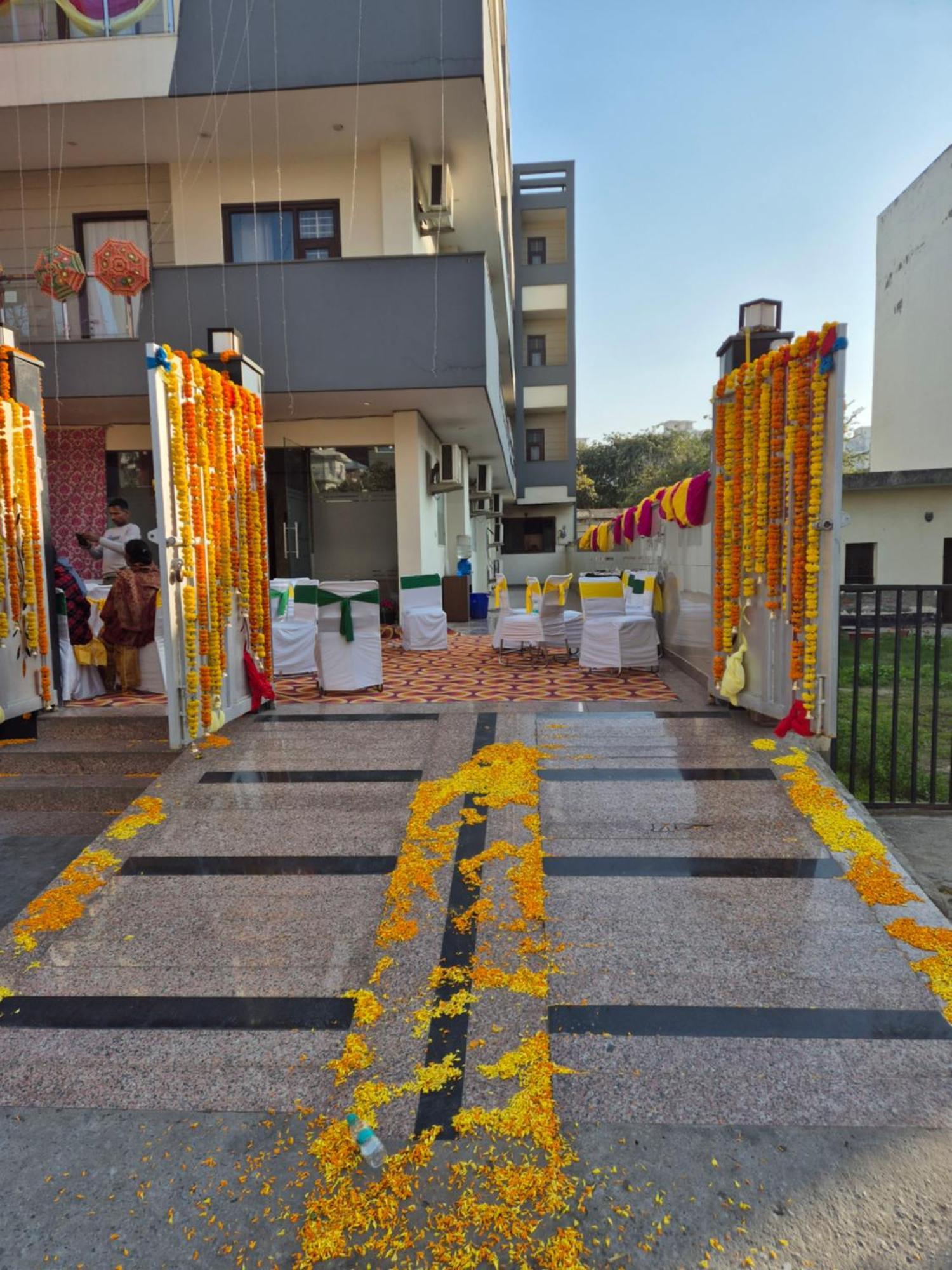 Hotel The Vertigo By Boom Rooms Noida Exterior foto