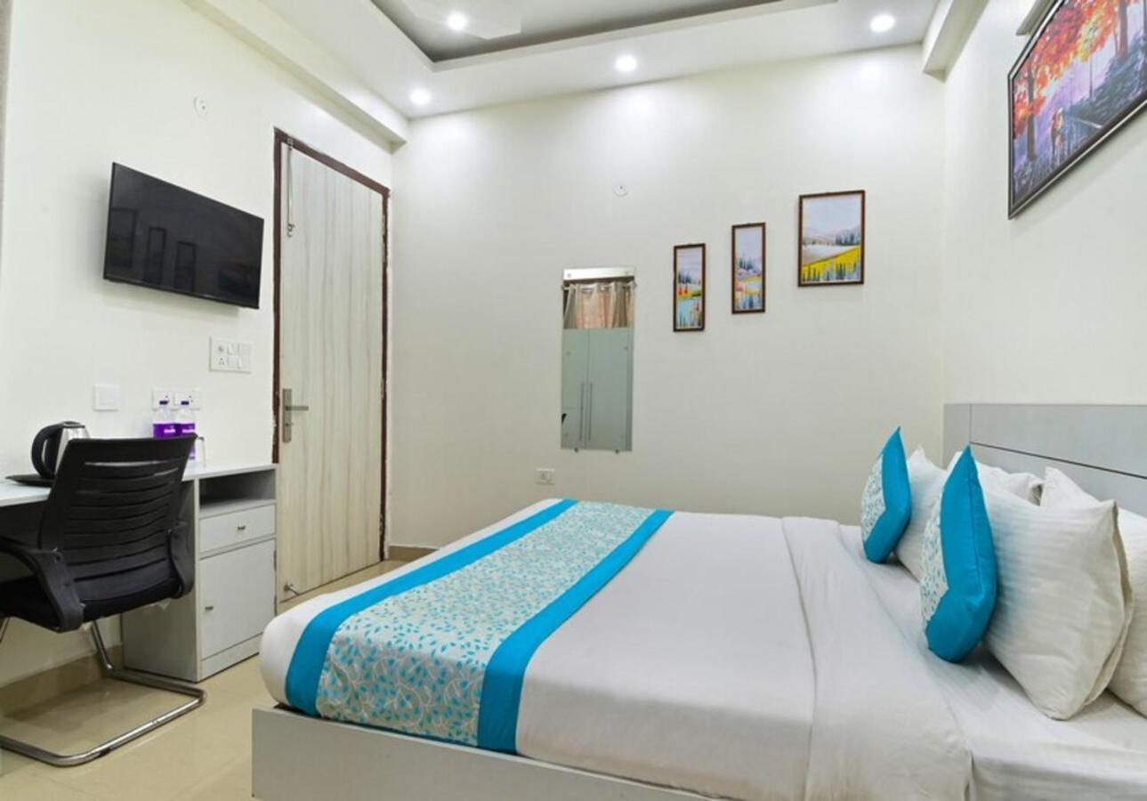 Hotel The Vertigo By Boom Rooms Noida Exterior foto
