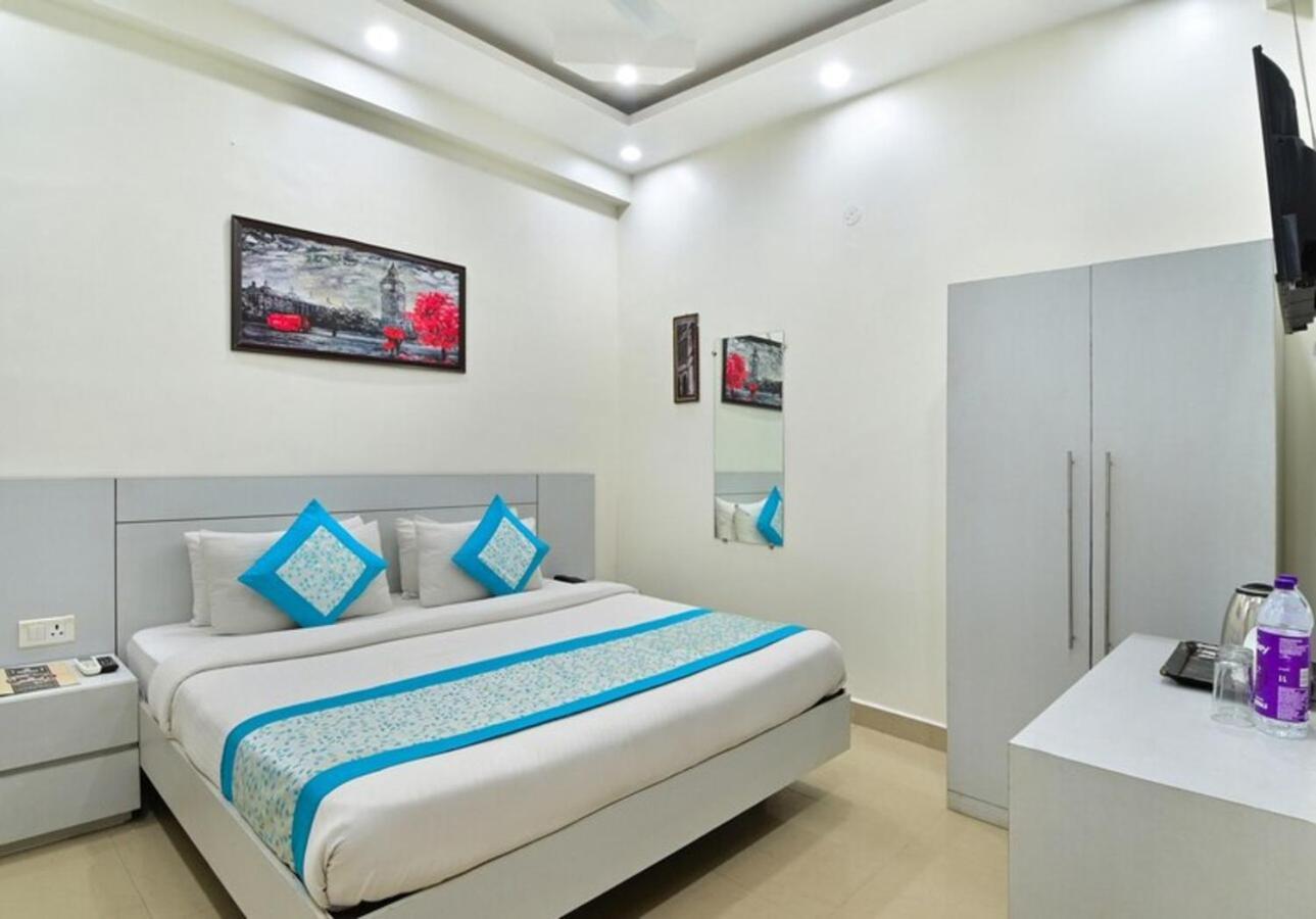 Hotel The Vertigo By Boom Rooms Noida Exterior foto